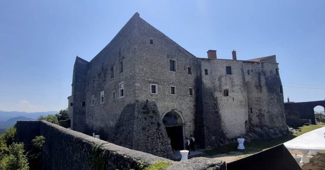 .
Renewed Fracopan's castel Grobnik...

One of the nicest I have ever visited in Croatia...

Magnificant 360° view...

Roar of of the motorcycles from the Grobnik race track beneith the castle...

And that was only a beginning...😊

#grobnik #grobnikcastle #frankopan #history #croatianhistory #whataview #inspiredbycroatia #discovercroatia #explorecroatia #visitcroatia #visitgrobnik #ZoranTheTourGuide