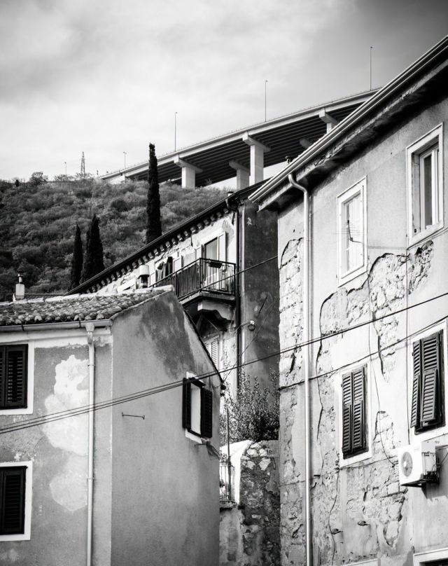 #blackandwhite #blackandwhitephotography #old #town #bakar #adriatic #jadran #day #visitbakar #sonyalpha #sonya7iii #kvarner #cityscape #tamron1728f28 #tamronlenses #sonyhrvatska #croatiafulloflife #tamronhrvatska #yourshotphotographer #dsuvicphoto #sonycroatia #tamroncroatia

© Dražen Suvić Photography
http://dsuvicphoto.com/
All rights reserved