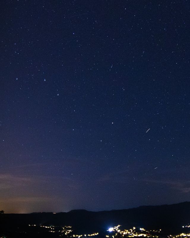 Frankopanski kaštel na Grobniku i pogled na Grobničko polje.

⭐Veliki medvjed
✨galaksija Andromeda - M31

📸Canon Eos 2000D
🔭Tokina ATX-i 11-16mm f2,8

#kaštelgrobnik #frankopani #visitgrobnik #canon #tokina #nightphotography #panorama