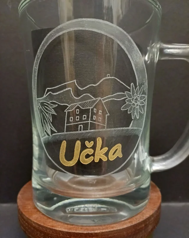 čkaU 😊
.
.
.
.
.
#graviranje #gravura #rijeka #visitrijeka #graviranjepozelji #poklon #poklonzarodjendan #rodjendan #poklonideja #personaliziranipokloni #rucnirad #rucnograviranje #gift #customgift #engraving #engraved #handmade #custom #birthday #birthdaygift #love #instaphoto #photooftheday #mug #beer #krigla #ucka #učka #mountain #planina